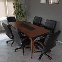 Lükens Toplantı Masası